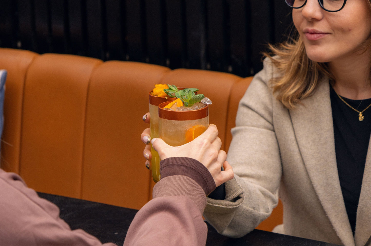 Pack Piscolero: Set de 4 vasos Piscolero Nacional + Pisco Monte Fraile + Recetario de autor + Videos guiados por un Barman + Botánico deshidratado + REGALO sorpresa GRATIS